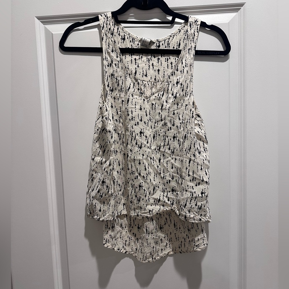 Forever 21 Black and Cream Patterned Top